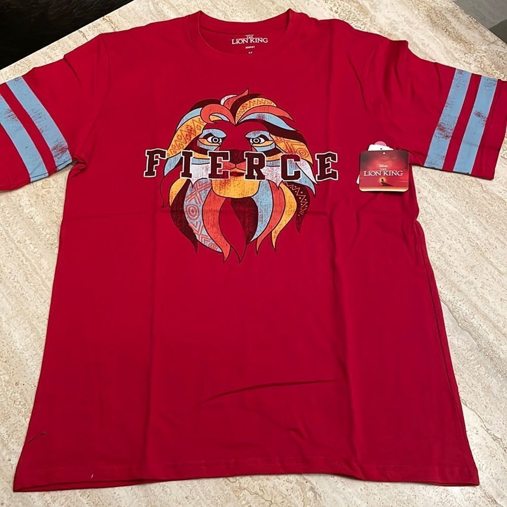 NWT Disney Lion King T-shirt